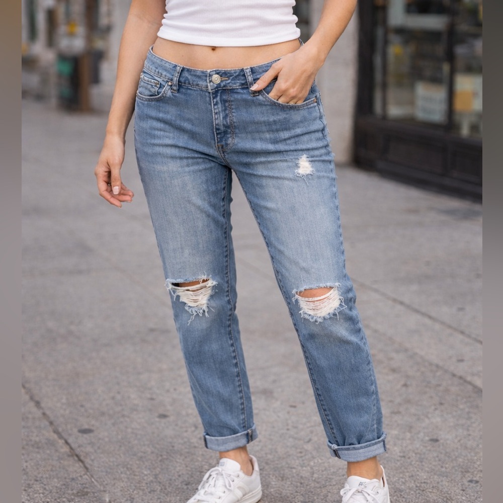 PacSun Women's Distressed Light Blue RSQ Boyfriend Jeans| Size 7 | NWOT